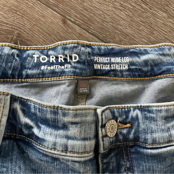TORRID Perfect Wide Leg Vintage‎ Stretch Jean Y2K Baggy Acid Wash Size 20R - Picture 9 of 11